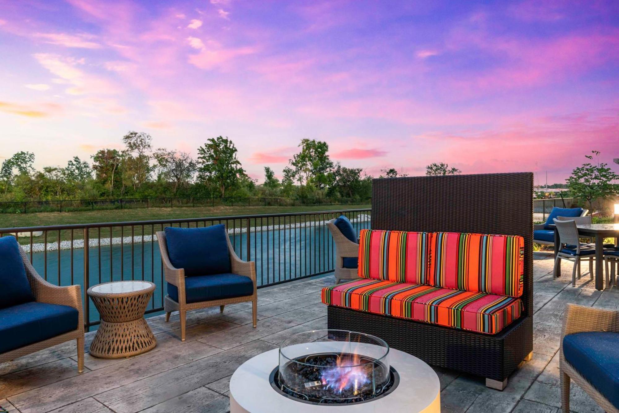 Home2 Suites By Hilton Fort Wayne North Sunnybrook Acres エクステリア 写真