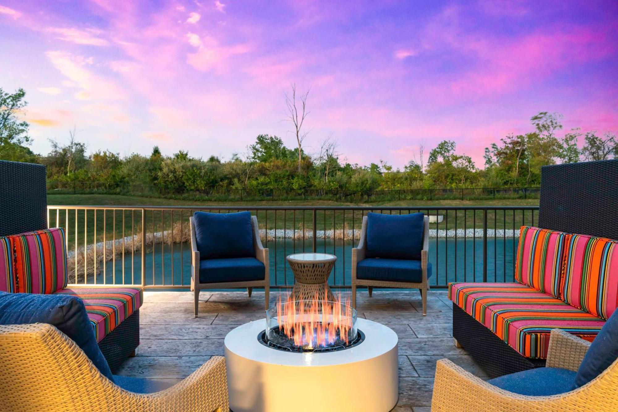 Home2 Suites By Hilton Fort Wayne North Sunnybrook Acres エクステリア 写真